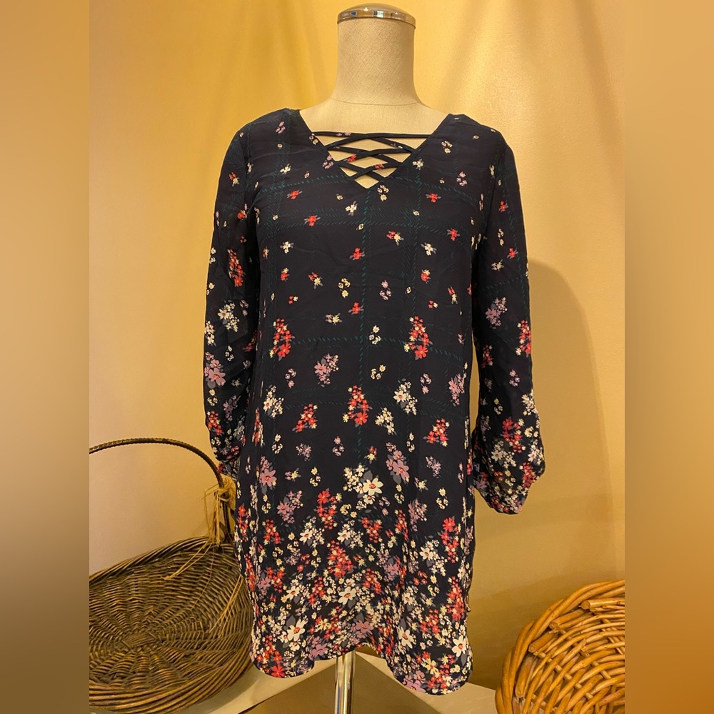 Maurices Navy 🌼 Floral top